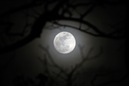 shifting-clouds-mask-moon