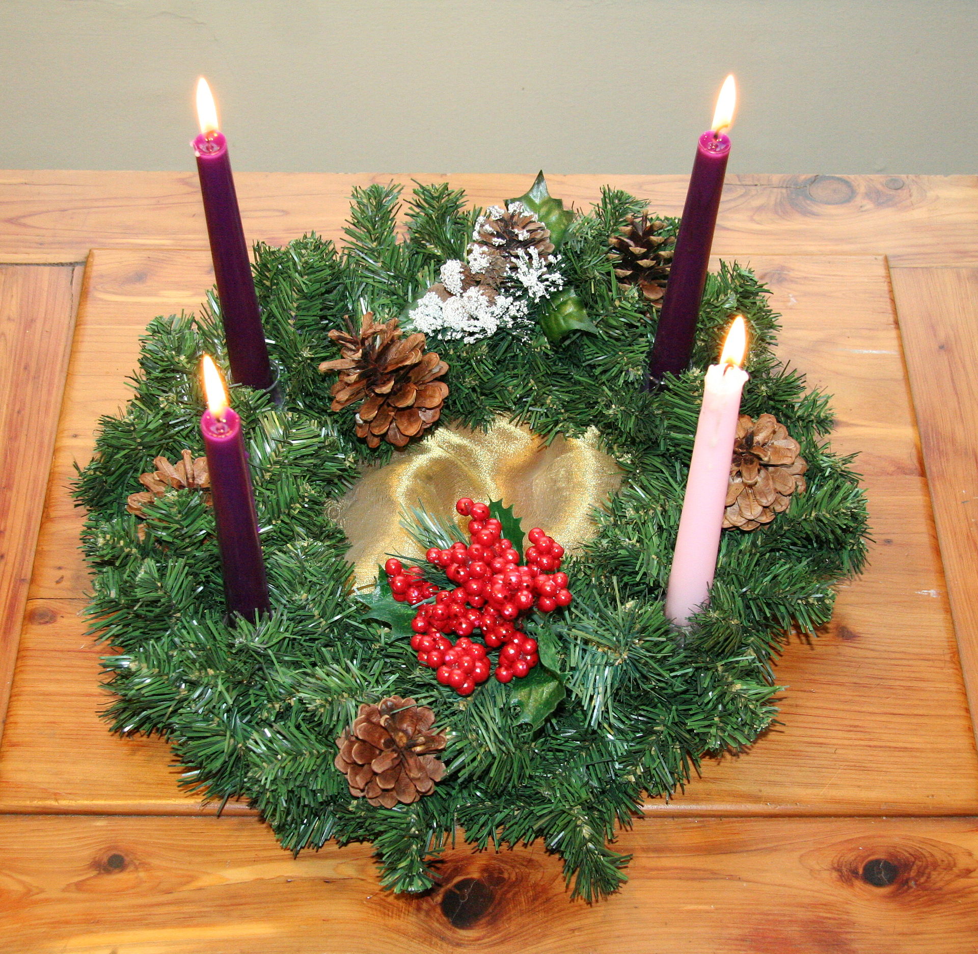 1920px-AdventCandles