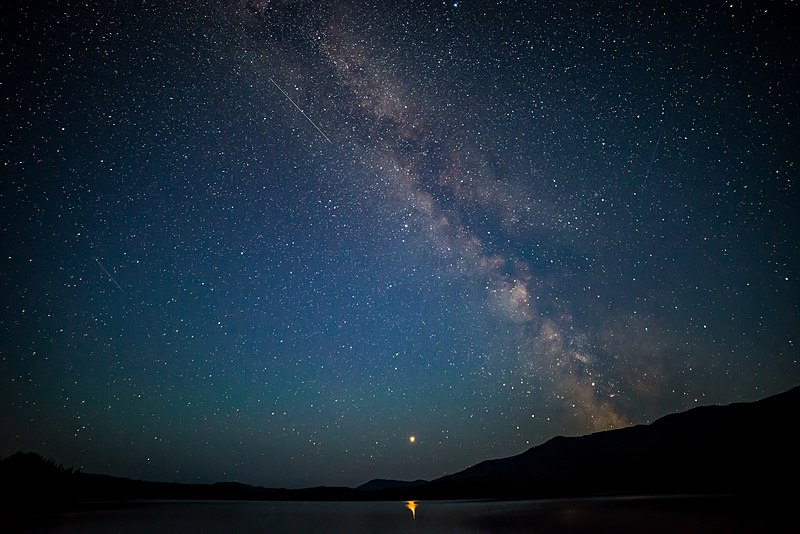 800px-Mars_and_Milky_Way