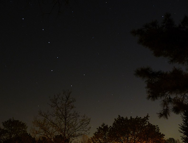 791px-Big_Dipper_&amp;_North_Star_above_Joisey_(3527512498)